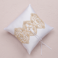 Beverly Clark The Luxe Collection Wedding Ring Pillow