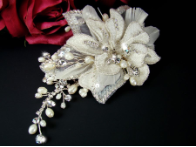 Elegant Crystal & Freshwater Pearl Bridal Comb